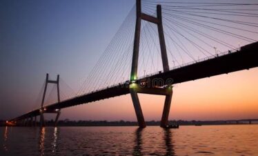 Night ceremonies at Sangam", "Evening attractions Kumbh", "Cultural shows Prayagraj", "Festival illumination