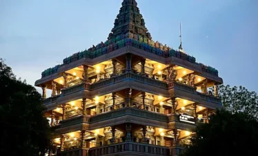 Evening aarti at Triveni Sangam", "Kumbh Mela processions", "Holy rituals during festival", "Cultural performances at Mahakumbh